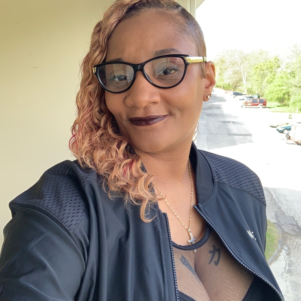 Meet your Posher, Tiffany